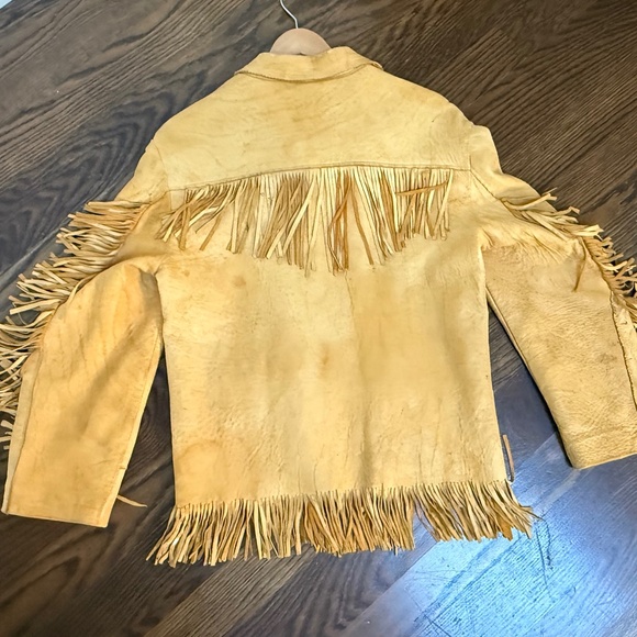Vintage 1940's Buckskin Fringed Jacket by Nunez. - Picture 4 of 11